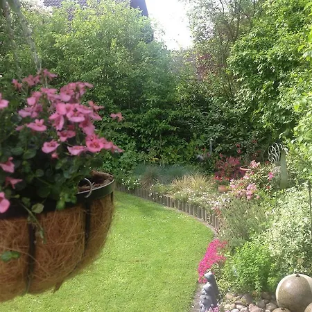 Apartment Haus Kollwitzweg - *